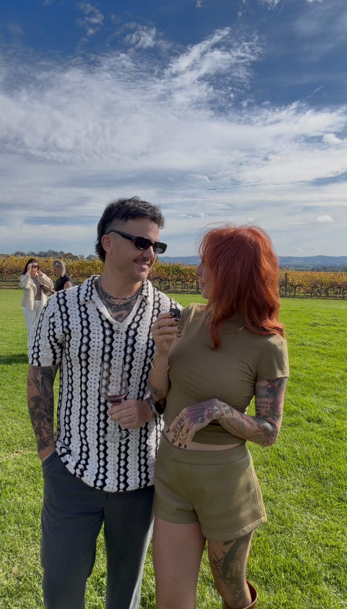 Speed Dating Wine Tour couple in the vineyard